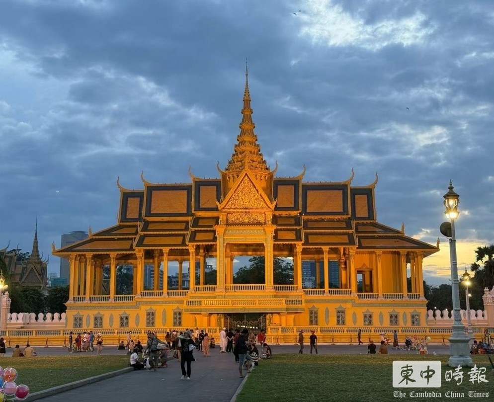 广西国际传播中心记者在柬埔寨“对话”周达观- 柬中時報