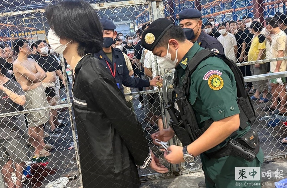 在西港从事电诈 494名中国人昨晚被遣返回国