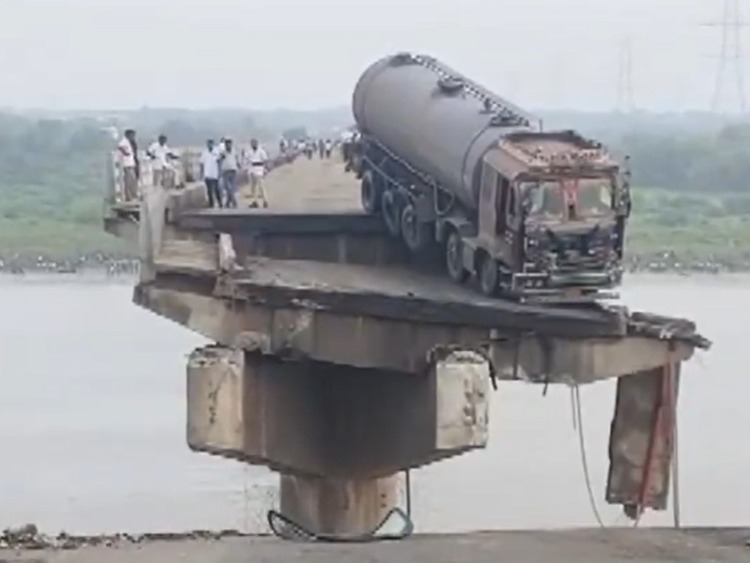Gujarat bridge collapse at least